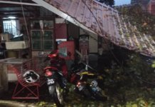 Pokok tumbang, tiga kereta & dua motosikal rosak