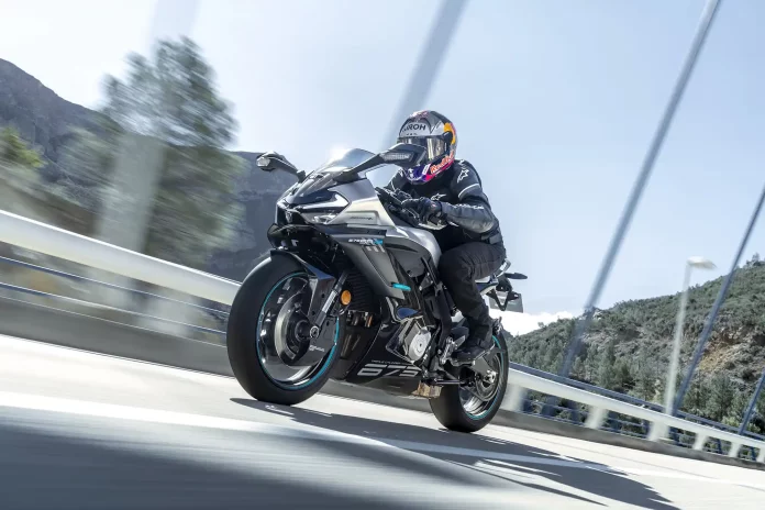 CFMOTO-675SR-R-Visuel_5