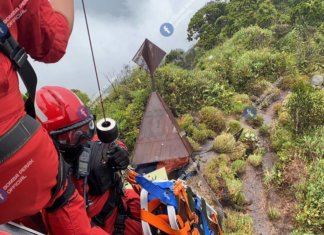 Jenazah Mustaqqeem selamat dibawa turun guna helikopter AW189