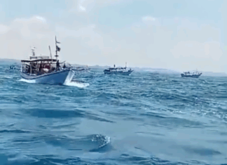 100 perahu nelayan lakukan kepungan, halau kapal Petronas di Perairan Sampang