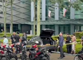 Elak pemeriksaan, Honda HR-V dinaiki tiga warga Indonesia rempuh polis