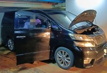 Toyota Vellfire menyamar jadi Kancil