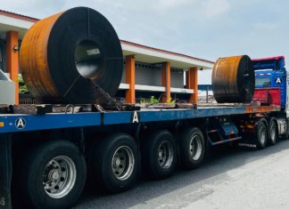 Pemandu lori kantoi bawa muatan berat tanpa lesen sah