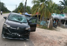 Warga emas maut, besi ‘longshaft’ lori seberat 100kg tembus cermin depan MPV