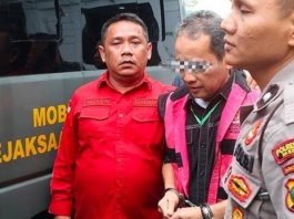 Rasuah diesel : Kerajaan rugi RM97k, bekas ketua daerah ditahan