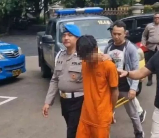 Gara-gara tidak bagi signal, pemuda ditikam