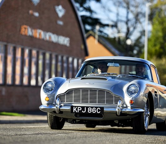 DB5 ini berharga kurang £1,000 pada 70-an, kini bangkit semula di Aston Martin Works