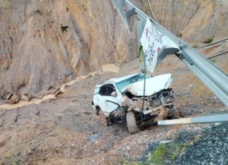 Lima jam naikkan Toyota Fortuner jatuh gaung