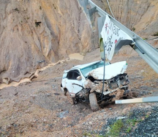 Lima jam naikkan Toyota Fortuner jatuh gaung