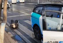 Roboteksi Hello langgar dua pejalan kaki di China