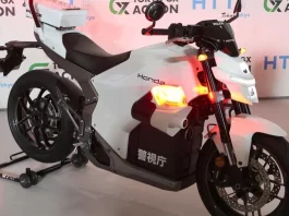 Honda WN7 bertugas sebagai motosikal peronda di Jepun