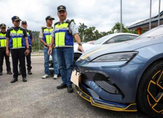 Ops Khas : JPJ sita enam kereta mewa bernilai RM1.5 juta