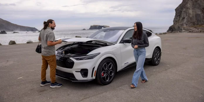 Ford-frunk-Mustang-Mach-E-1