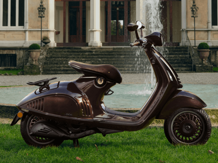Vespa 946 Horse (1)