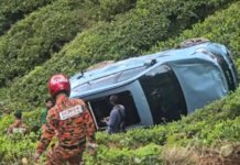 Dua cedera, SUV jatuh gaung 60 meter