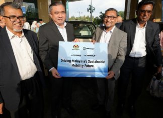PROTON serah 3 kereta EV untuk penilaian Kementerian Pengangkutan