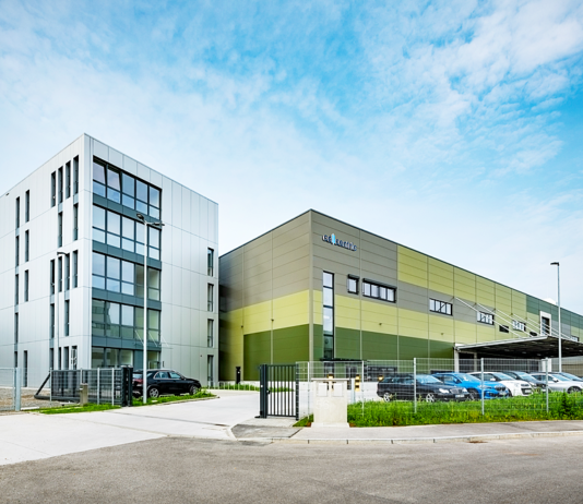 Gergasi automotif bersatu, Daimler Trucks, Volvo Group dan Toyota Motor Corporation meterai perjanjian sel bahan api