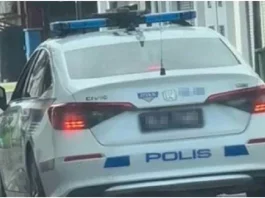 Kereta peronda berhenti kedai mamak waktu siang dikenalpasti