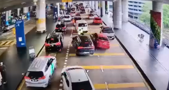 lari pemeriksaan polis_3