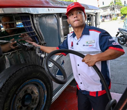 Presiden Filipina diberi kuasa darurat kurangkan atau gantung cukai minyak