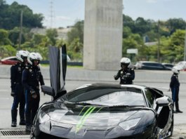 Padah nombor plat tidak patuh spesifikasi, terus kena angkut masuk depoh