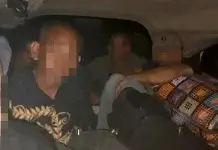 Kantoi berhimpit dalam Perodua Alza