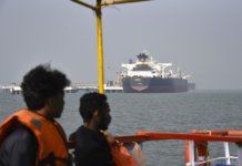 Iran pertimbang kapal tangki lalu Selat Hormuz guna Yuan