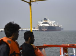 Iran pertimbang kapal tangki lalu Selat Hormuz guna Yuan