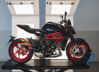 MV Agusta Brutale 800 Nero Carbonio, anggun dan garang tanpa perlu mekap