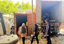 Kegiatan simpan bateri kereta secara haram terbongkar