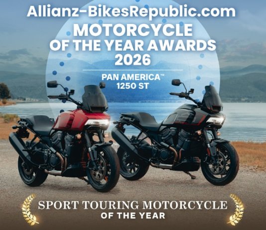 Pan America™ 1250 ST dipilih Sport Touring Motorcycle of the Year 2026