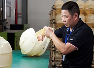 Hodaka bawa masuk topi keledar jet YOHE 86B-2