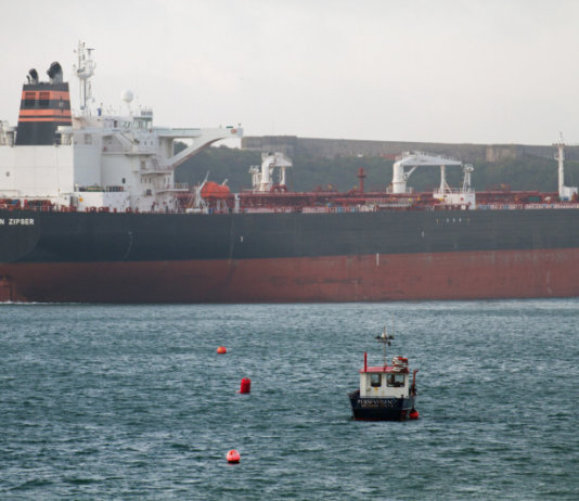 Kapal Ocean Thunder Malaysia lepasi Selat Hormuz