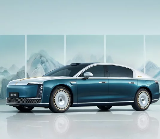 Maextro S800 Grand Design ini boleh dibeli pada lebih murah banding Rolls-Royce Ghost