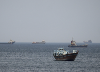 Amerika arah 51 kapal berpatah balik dari Pelabuhan Iran