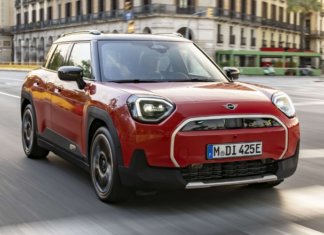 MINI Aceman EV gaya crossover kompak 5 pintu