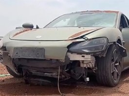 Gara-gara pemandu leka, Xiaomi SU7 ‘terbang’ lintasi timbunan tanah