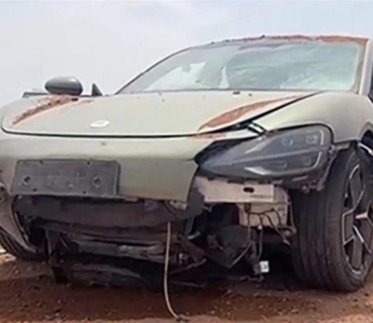 Gara-gara pemandu leka, Xiaomi SU7 ‘terbang’ lintasi timbunan tanah