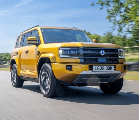 Denza Bao 5, 1.5L turbo dengan motor elektrik, 0-100 km/j hanya 4.8 saat!
