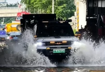 Konvoi Denza, Fang Cheng Bao redah banjir dalam Guangxi