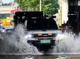 Konvoi Denza, Fang Cheng Bao redah banjir dalam Guangxi