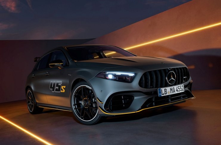 Mercedes-AMG A 45 S 4MATIC+ | Kraftstoffverbrauch kombiniert (WLTP): 9,2–9 l/100 km | CO2-Emissionen kombiniert (WLTP): 209–205 g/km | CO₂-Klasse: G;Mercedes-AMG A 45 S 4MATIC+ | Kraftstoffverbrauch kombiniert (WLTP): 9,2–9 l/100 km | CO2-Emissionen kombiniert (WLTP): 209–205 g/km | CO₂-Klasse: G* Mercedes-AMG A 45 S 4MATIC+ | combined fuel consumption (WLTP): 9.2–9 l/100 km | combined CO2 emissions (WLTP): 209–205 g/km | CO₂ class: G;Mercedes-AMG A 45 S 4MATIC+ | combined fuel consumption (WLTP): 9.2–9 l/100 km | combined CO2 emissions (WLTP): 209–205 g/km | CO₂ class: G*