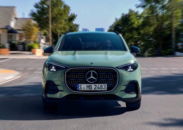 Der neue Mercedes-Benz GLA Hybrid. Exterieur: Aquamint Uni Interieur: ARTICO nappa-look black / clean white pearl / MICROCUT microfibre black The all-new Mercedes-Benz GLA hybrid. Exterior: Aquamint non-metallic Interior: ARTICO nappa-look black / clean white pearl / MICROCUT microfibre black