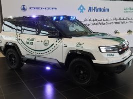 Denza B8 berkhidmat sebagai kereta peronda pasukan Polis Dubai