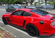 Cukai jalan tamat tempoh, Ford Mustang disita