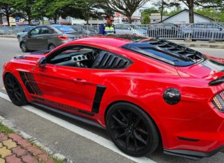 Cukai jalan tamat tempoh, Ford Mustang disita