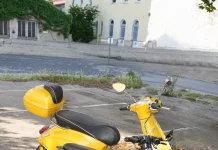 Augment 360 merupakan sebuah e-moped yang boleh dilipat, jarak gerak 140 km