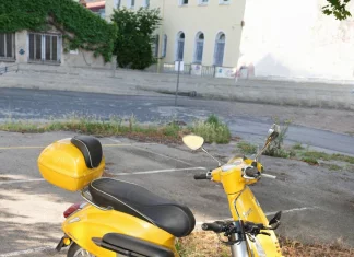 Augment 360 merupakan sebuah e-moped yang boleh dilipat, jarak gerak 140 km