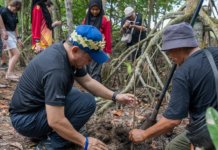 Program ‘Light The Change’ BYD Malaysia singgah di Pulau Carey