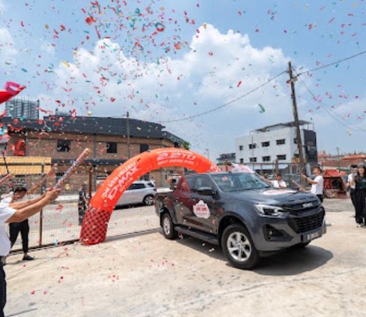 Isuzu D-MAX 2.2L lengkap pusing Semenanjung dengan hanya satu tangki diesel
